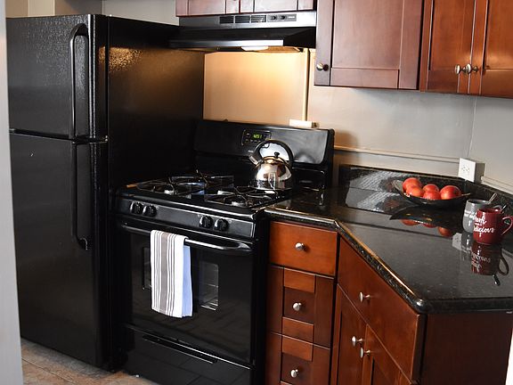 3rd image of 2621 N Moreland Blvd APT 310