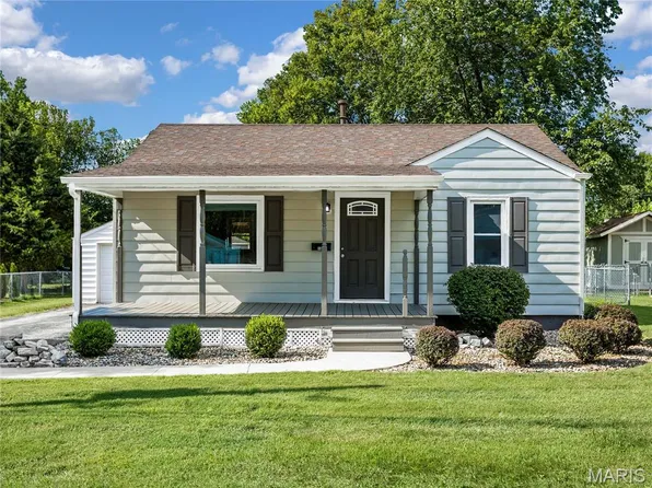 109 March Dr, Collinsville, IL 62234