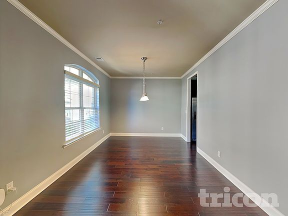 5th image of 616 Luckett Ct