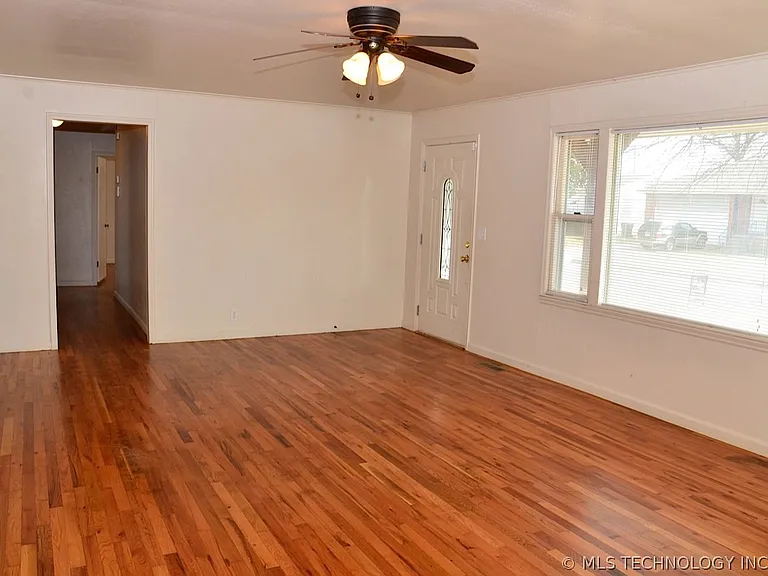 726 S Apple St — Photo 5