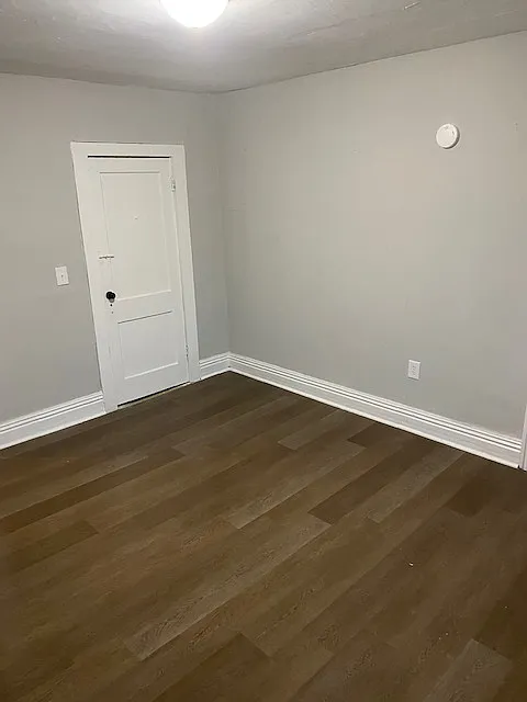 2 bed, $1,100 — Photo 4