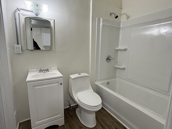 5th image of 1825 N Park Pl #1