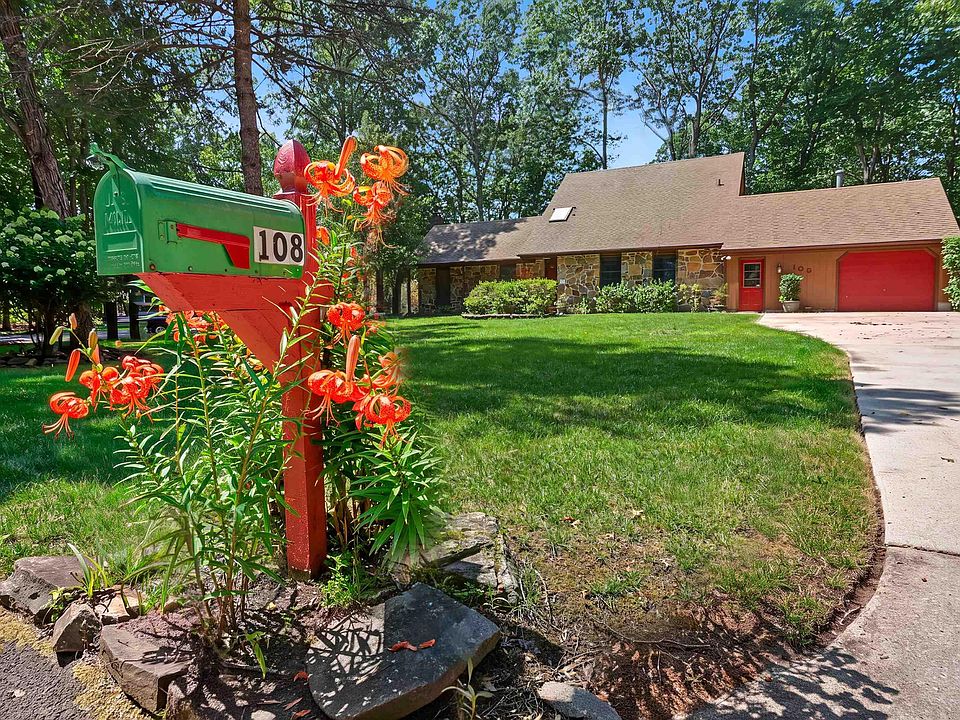 1st image of 108 Sterling Dr