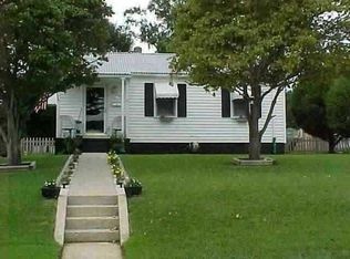 433 New River Dr, Jacksonville, NC 28540