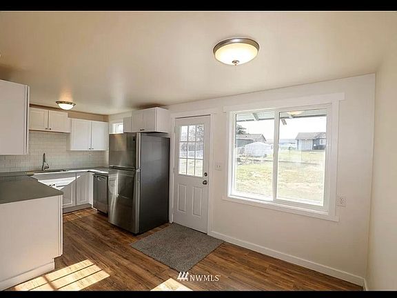 5th image of 721 S Hawthorne Dr