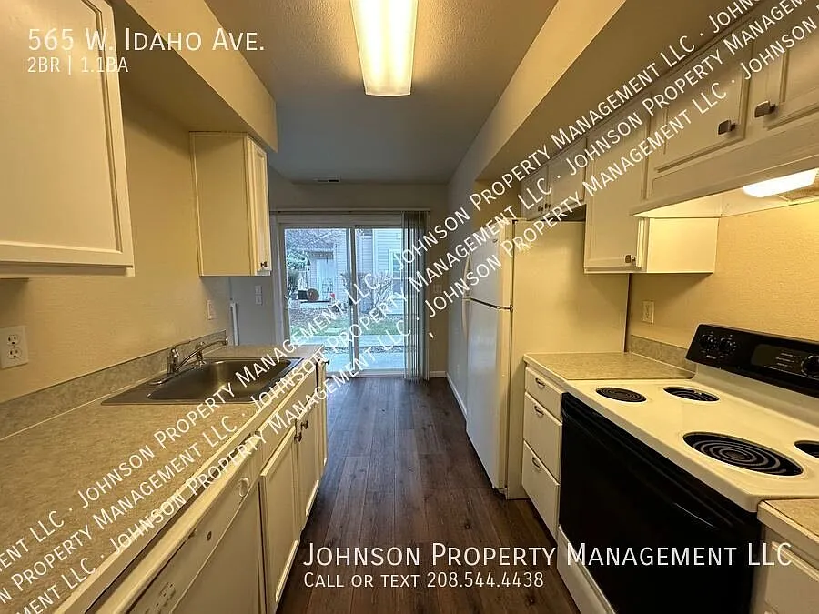 Centrally Located Meridian Townhome for Rent. — Photo 2