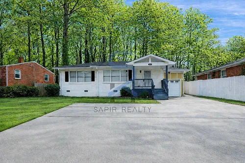 164 Fairburn Rd SW Photo 1