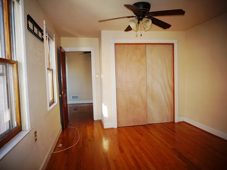 1110 S Bouldin St — Photo 15