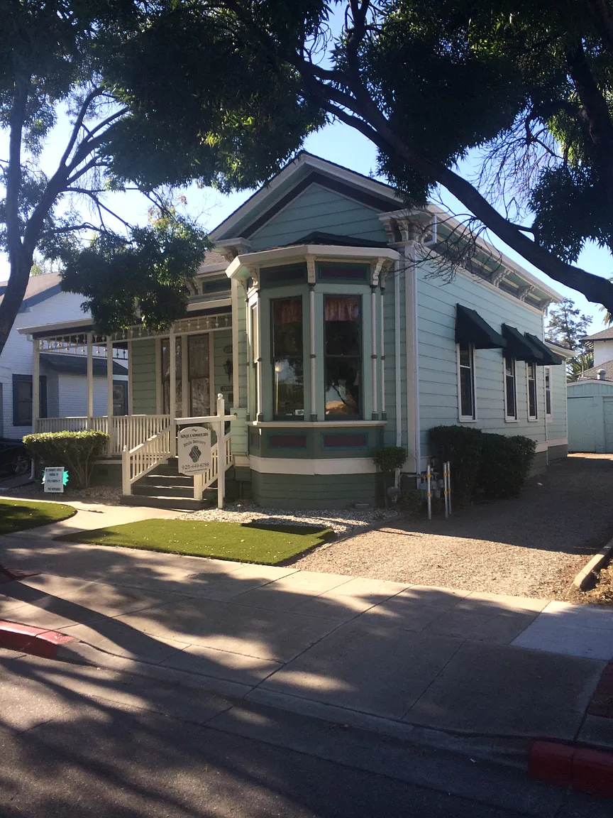 2221 3rd St photo 1