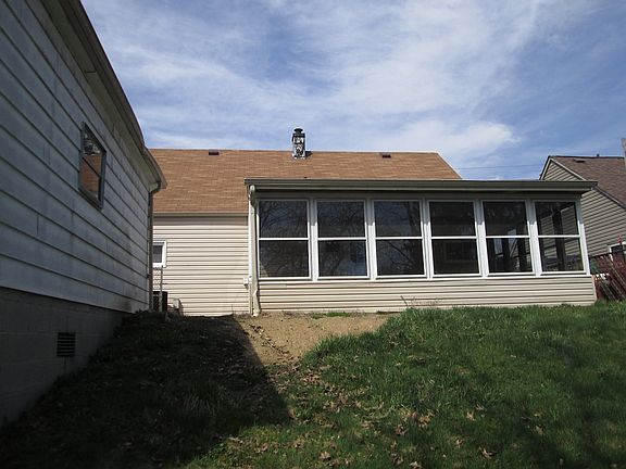 3rd image of 275 S Edgehill Ave