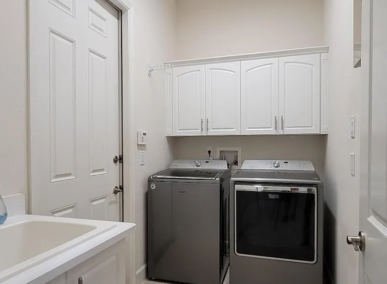 802 Westwood Dr — Photo 19