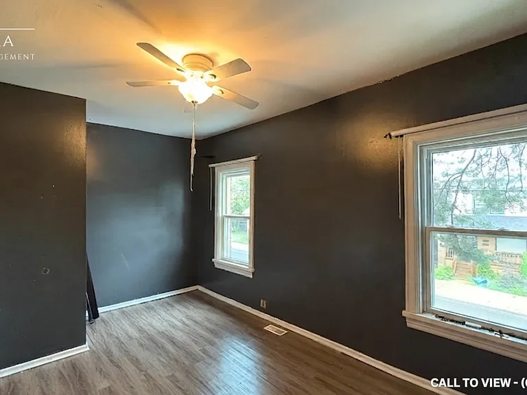 1083 Cannon St E — Photo 1