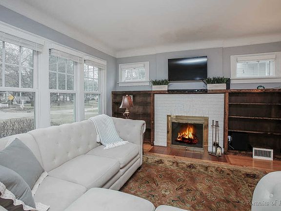 4th image of 385 N Montclair Ave