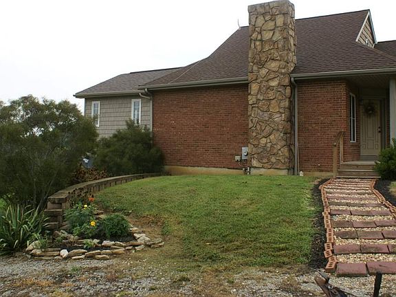 2nd image of 150 Kerns Ln