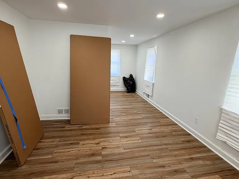 608 Chaplin St SE — Photo 8