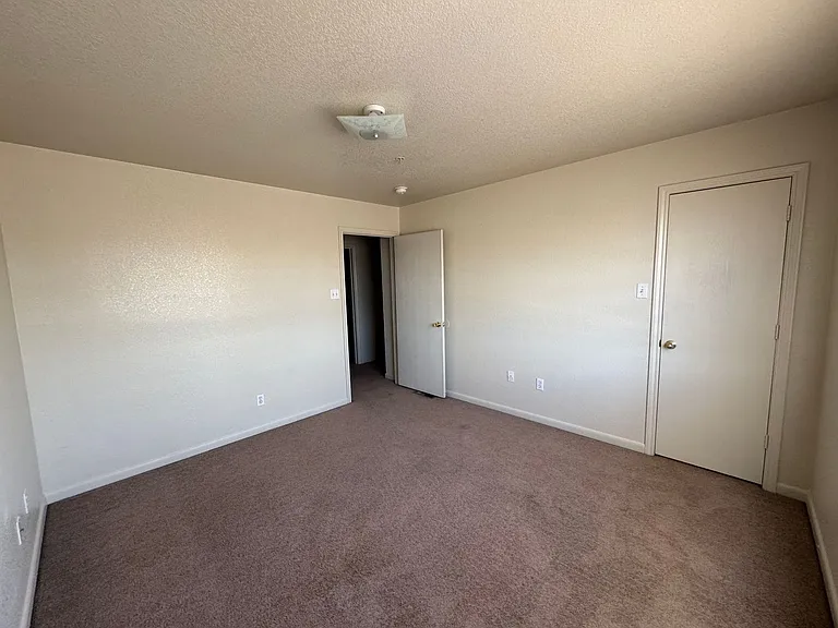 1106 Lansberry Ct — Photo 18