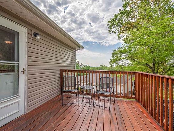 3rd image of 1135 Tamarack Trl