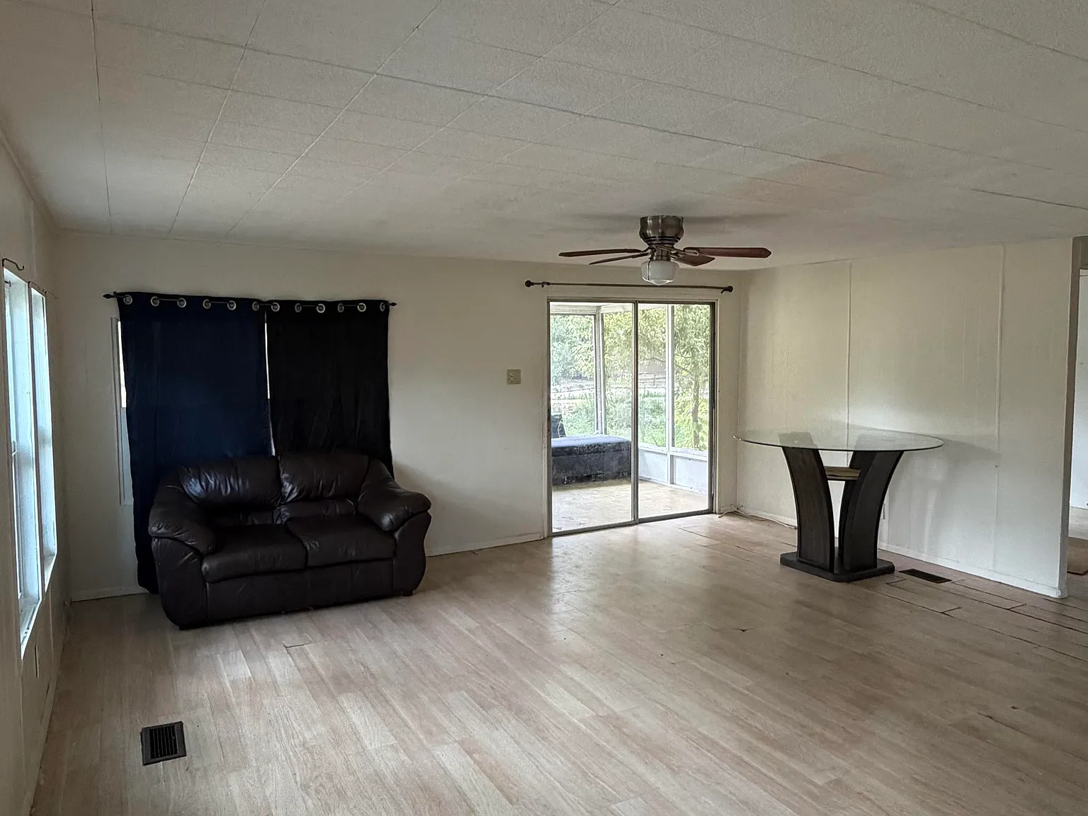 3 bed, 1340 sqft, $1,825 — Photo 3
