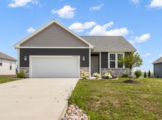 W218N16014 Tiger Lily Dr, Jackson, WI 53037