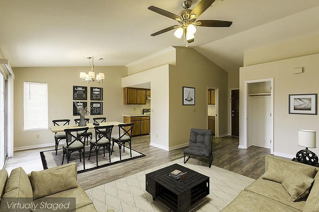 3 bed, 1350 sqft, $2,100 — Photo 2