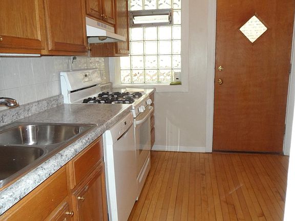 5th image of 3803 N Lincoln Ave