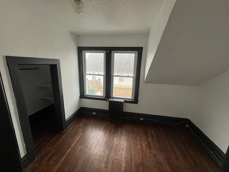 22711 Stephens St — Photo 4