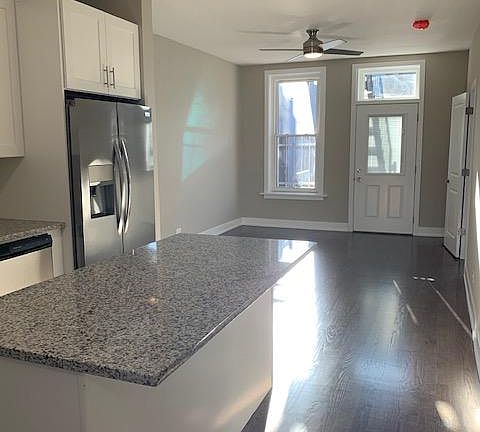 2nd image of 846 N California Ave APT 2R
