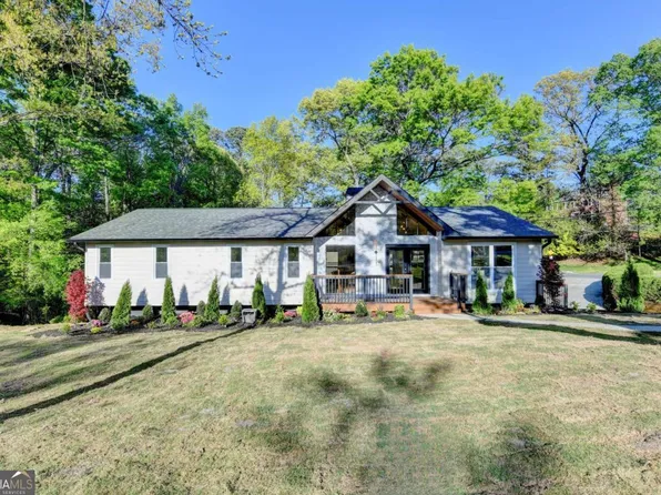 1695 Maple Ridge Dr, Suwanee, GA 30024