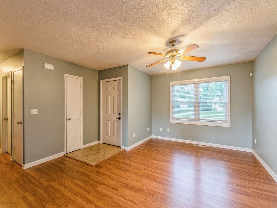 519 Front St, Fairfax, IA 52228 Zillow