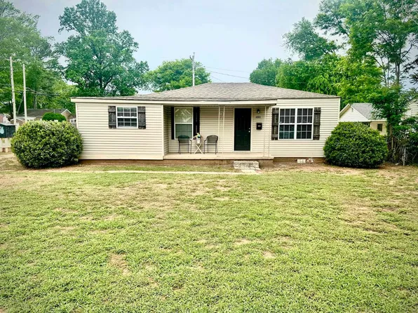 1001 N Cave St, Tuscumbia, AL 35674
