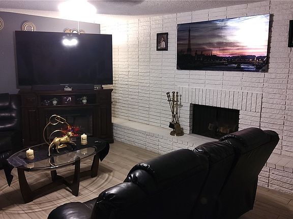 5th image of 115 Greenbriar Townhouse Way