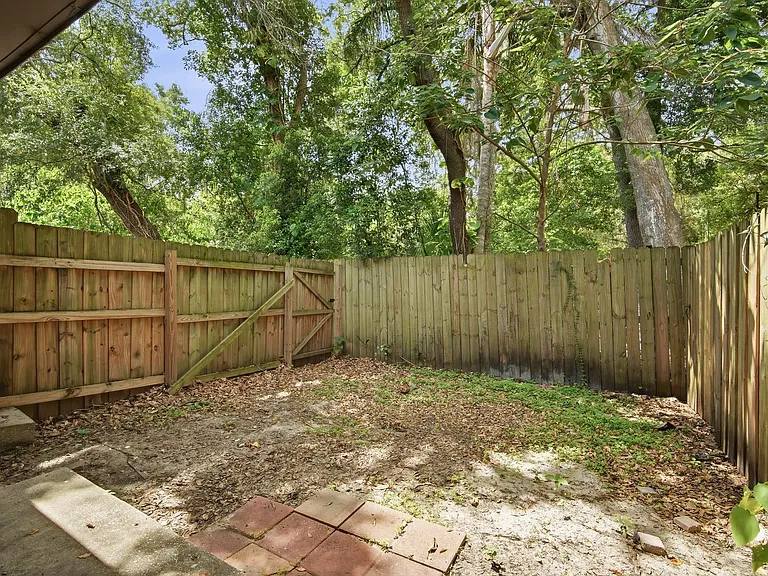 1910 W Sligh Ave #E102 — Photo 13