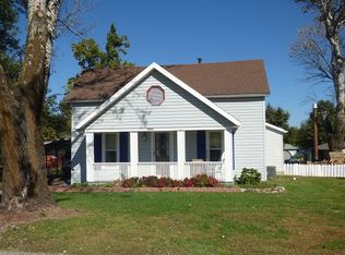 1005 E 9th St, Mountain Grove, MO 65711