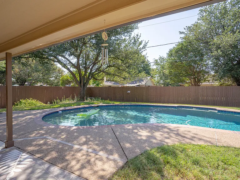 1429 Hall Dr — Photo 16