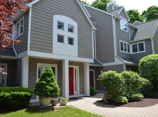 453 E Putnam Ave #4H, Greenwich, CT 06807