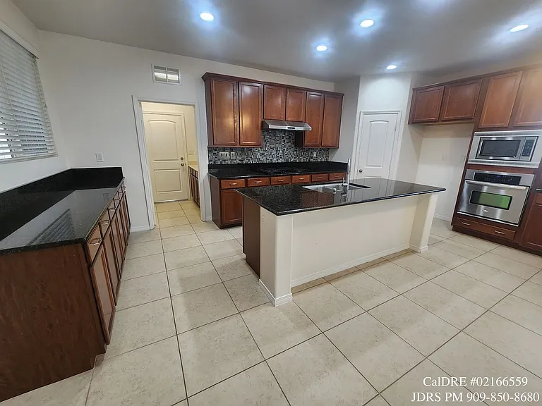 13891 Huntervale Dr — Photo 3