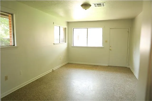 2 bed, 1.0 bath, 778 sqft, $1,450 — Photo 2