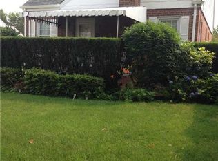 28 Salem Rd, Valley Stream, NY 11580