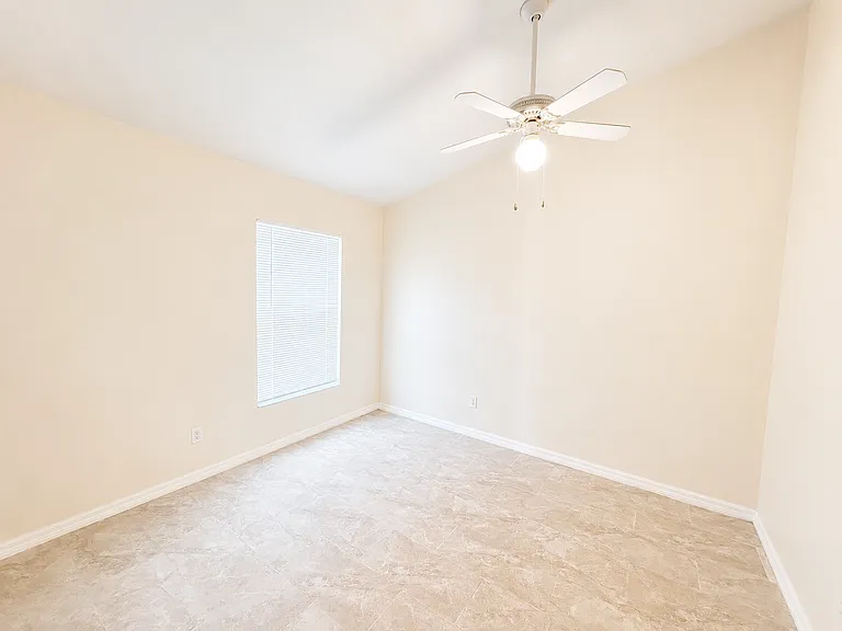 4201 Pine Isle Dr — Photo 16