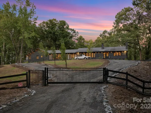 303 Shasta Ln, Charlotte, NC 28211