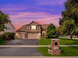 1160 Ravinia Dr, Gurnee, IL 60031