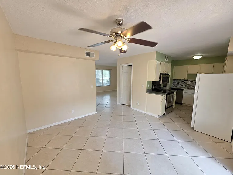 227 Kettering Ct — Photo 4