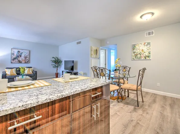 Pearl Cove Apartments