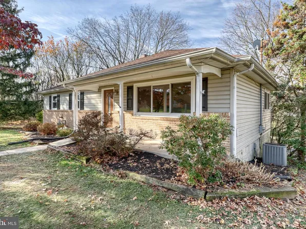 850 Jefferson Ln, Red Lion, PA 17356