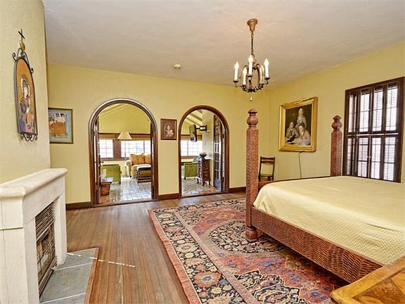 Original master /quest suite bedoom