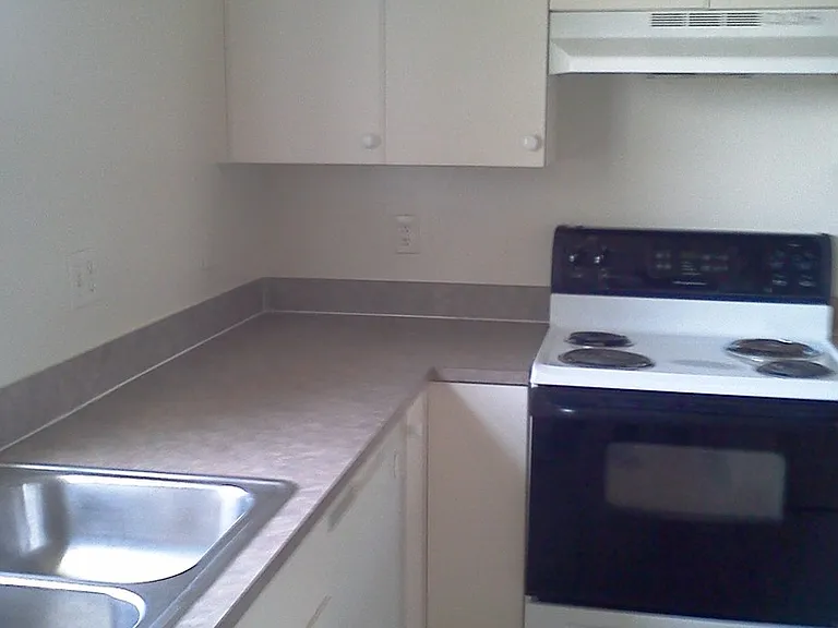 4023-4029 Skyline Blvd — Photo 3