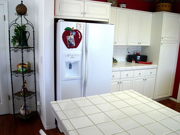 4th image of 1053 E Monticello Cir