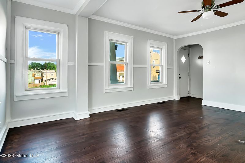 5th image of 1509 4th Avenue