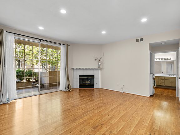 3rd image of 24131 Del Monte Dr Unit 181