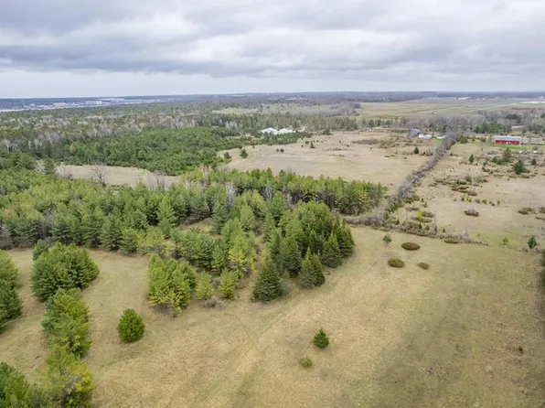 3920 Sargeant Rd, Sturgeon Bay, WI 54235